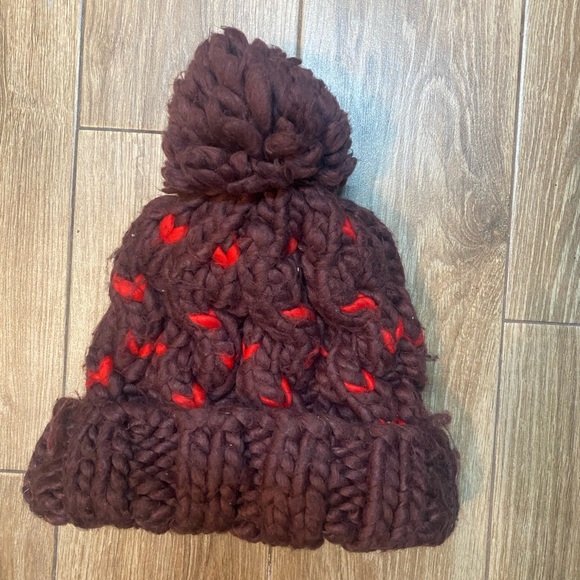 Chunky Knit Heart Hat - Picture 1 of 3